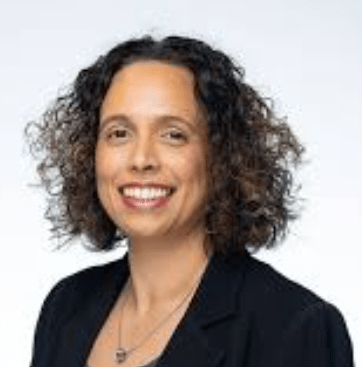 Ellie Overland headhsot